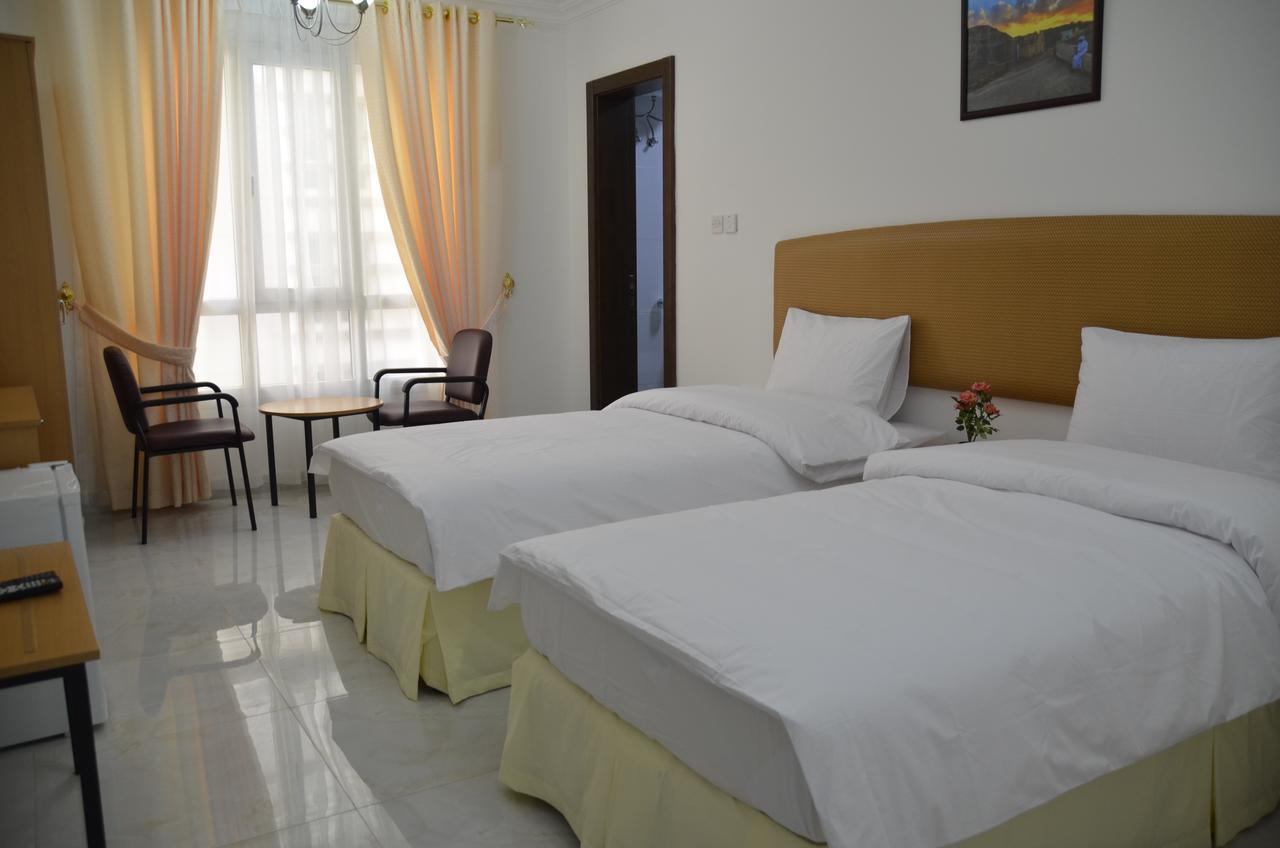 Aparthotel Oasis *